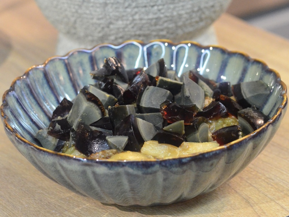 Hunan-style Pounded Pepper with Century Egg and Eggplant&nbsp;(擂椒皮蛋茄子)